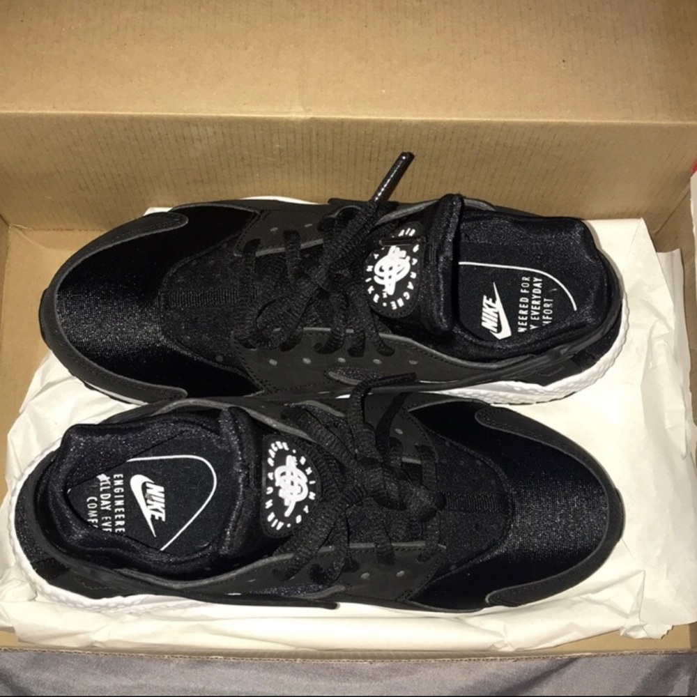 nike women’s Air Huarache Run